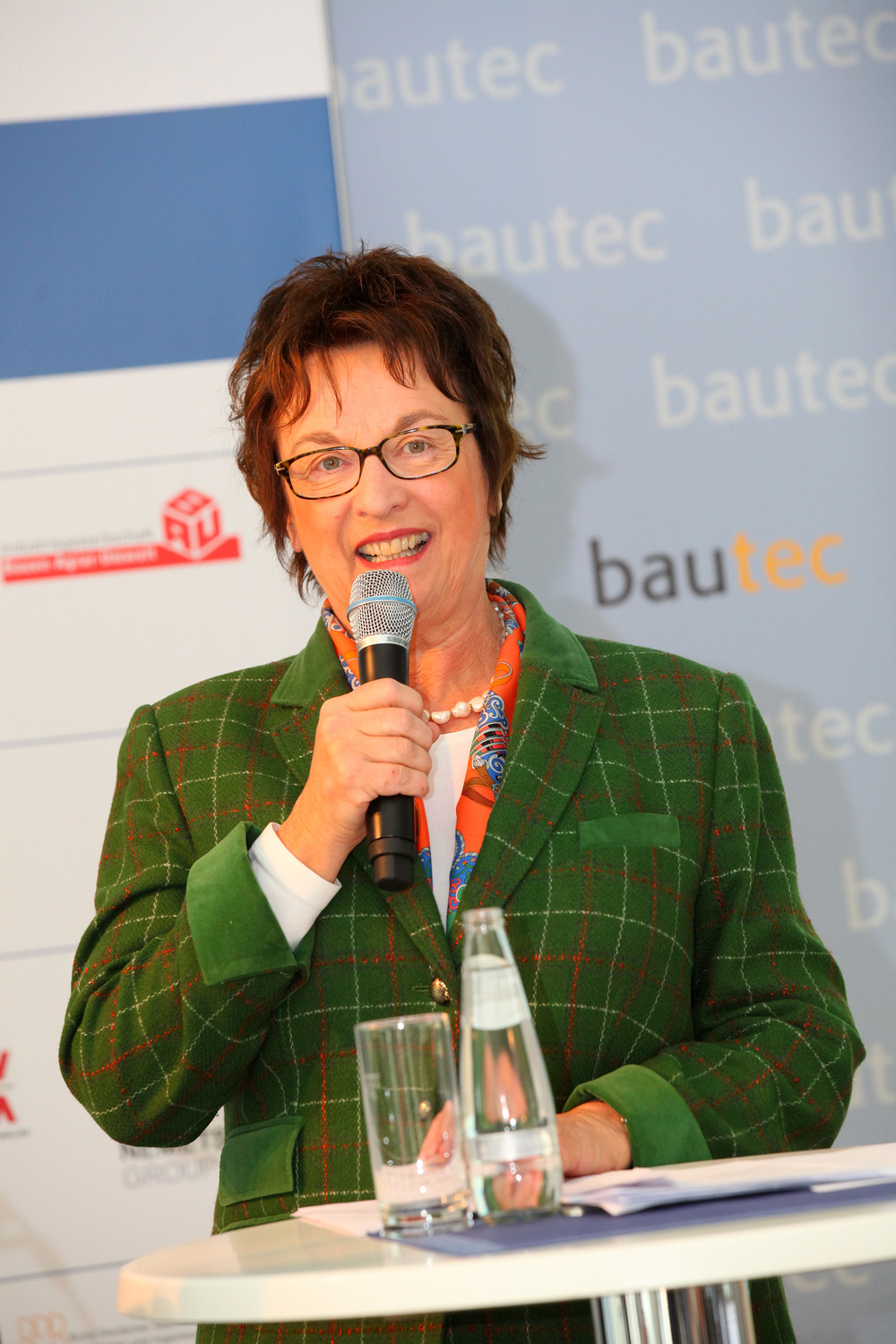 Brigitte Zypries bei der Preisverleihung "Auf IT gebaut" Brigitte Zypries bei der Preisverleihung "Auf IT gebaut"