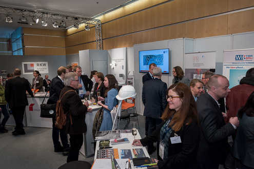 Get together am Stand der RG-Bau in Halle B0